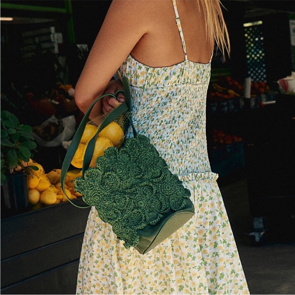 NWOT Free People Best In Show Crochet Bucket Bag in Hunter Green - Picture 4 of 7